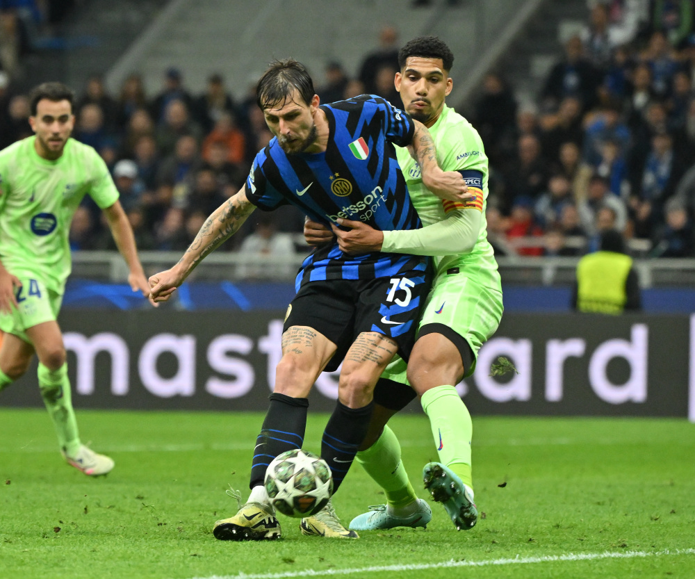 里程碑背后 里程碑背后