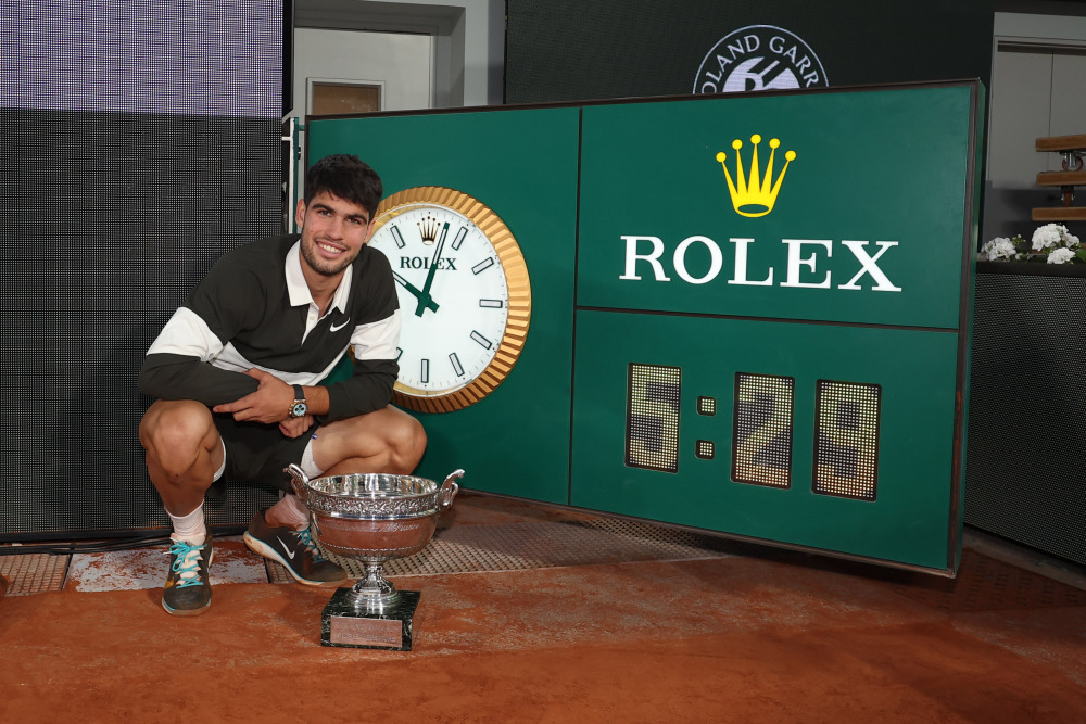 有董事会及 有董事会及