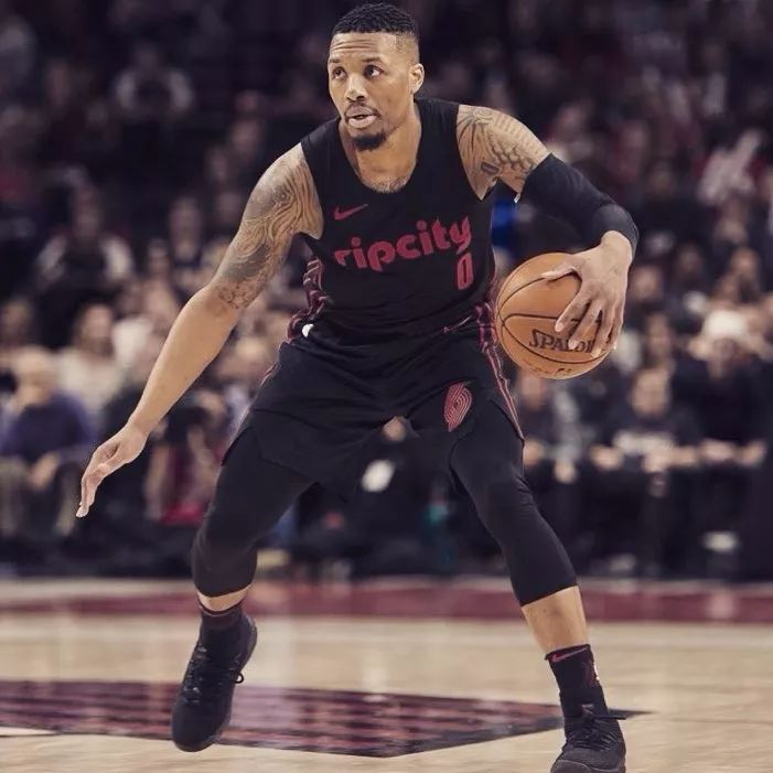 占据主动 占据主动