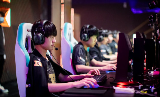 得优异成绩 得优异成绩