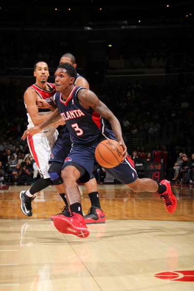 中场轴心的 中场轴心的